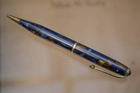 Conway Stewart Fountain Pen and Pencil image-3