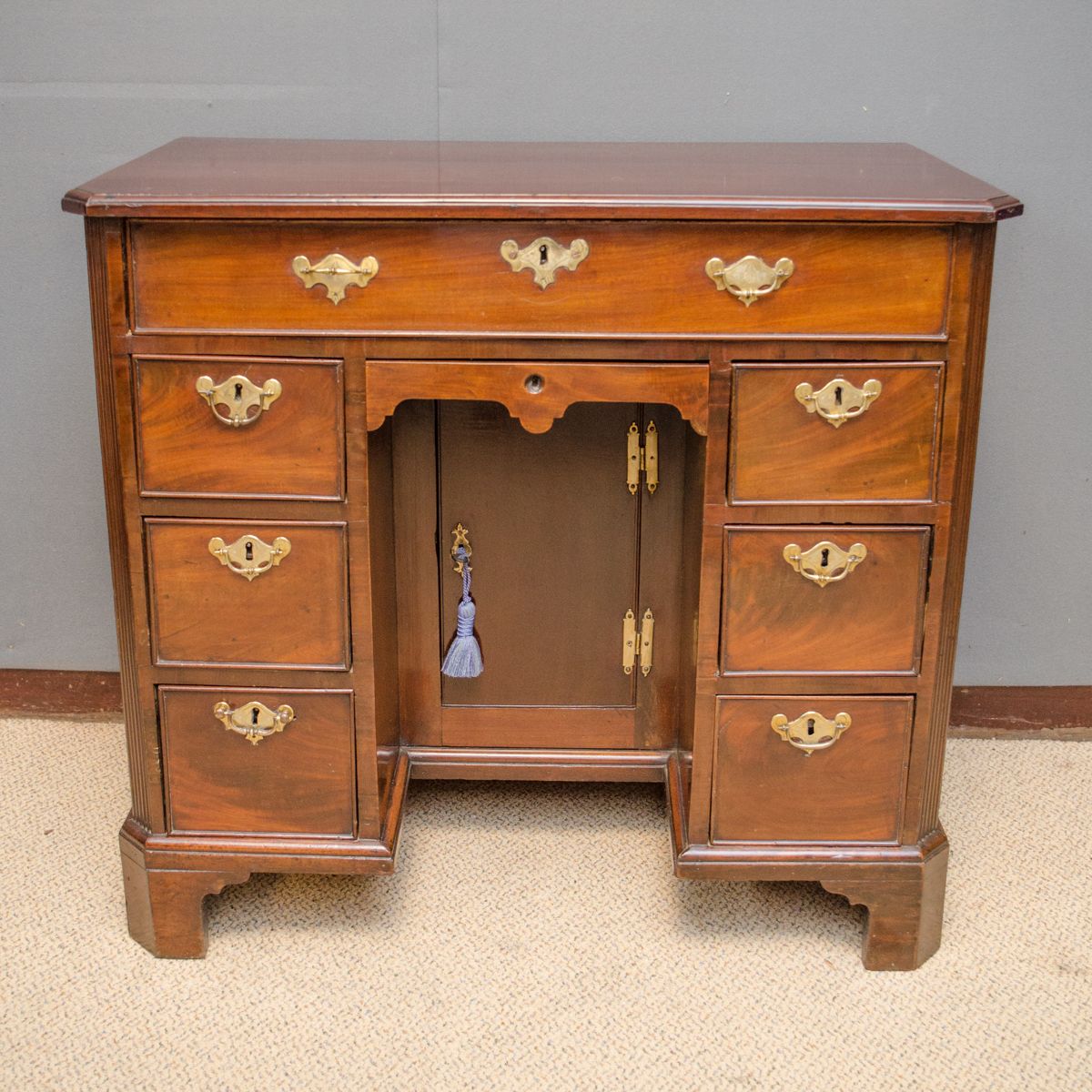 18th Century Georgian Mahogany Kneehole Desk - Antique ...
