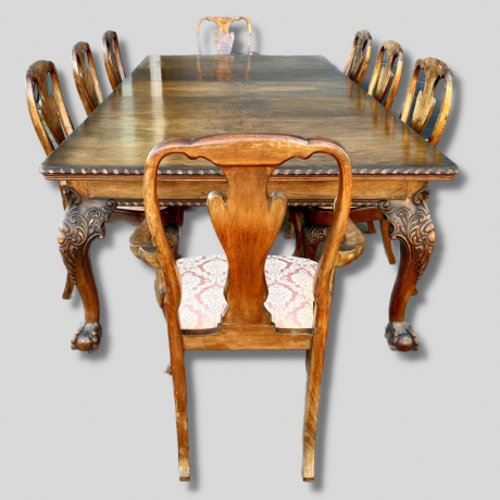Gillows of Lancaster Fine Quality Walnut Dining Table & Chairs image-1
