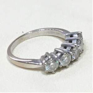 Stunning 1ct Five Diamond 14ct White Gold Ring