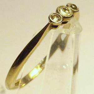 1930s 18ct Yellow Gold Platinum set Diamond Ring