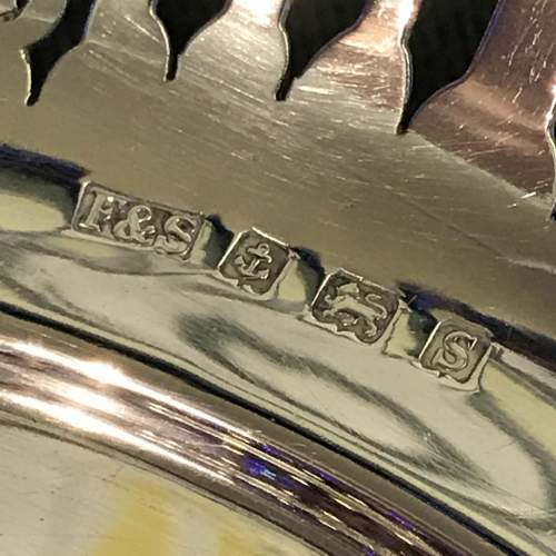 Good Quality Pierced Silver Bowl image-5