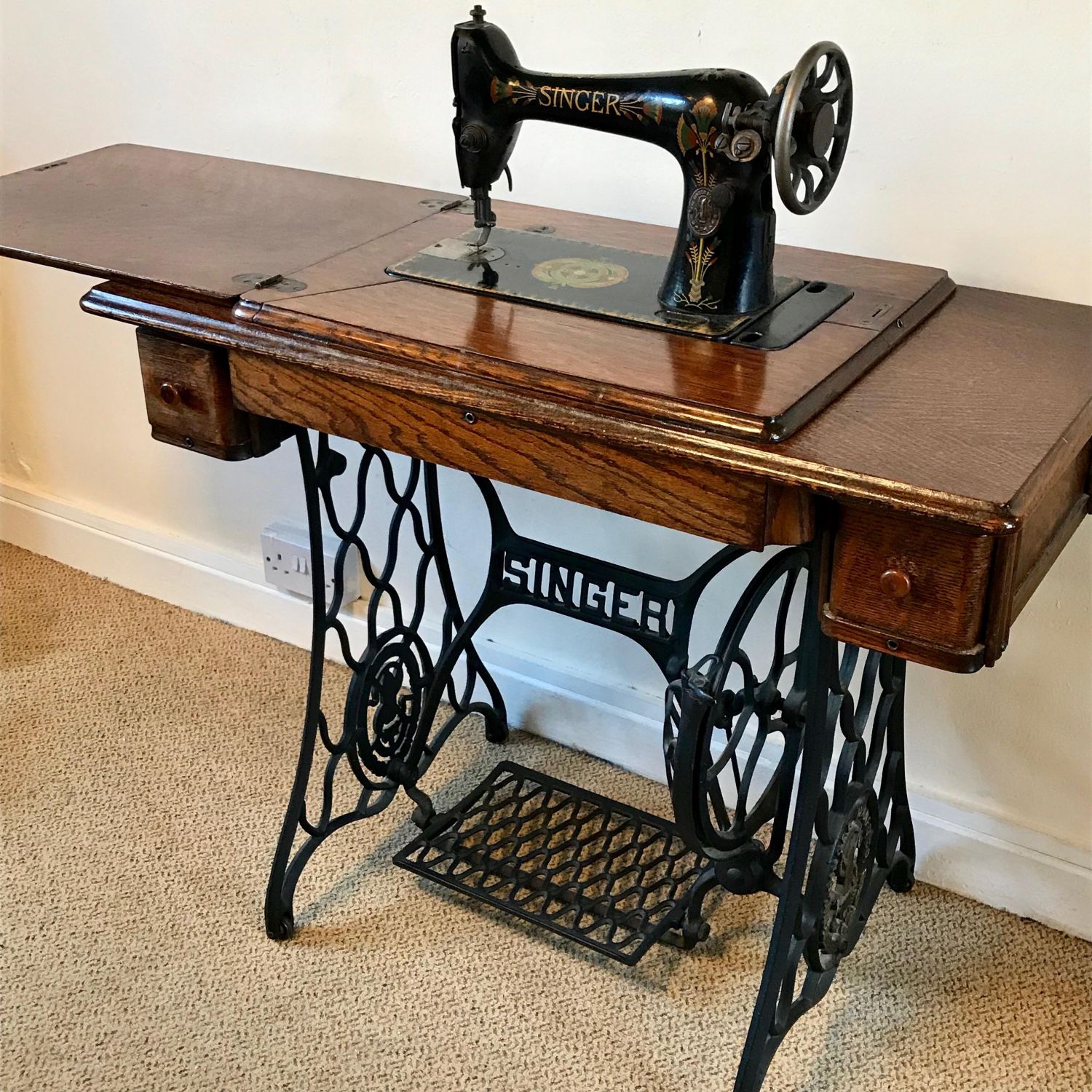 Antique Singer Treadle Model Sewing Machine Sews Looks A My Xxx Hot Girl