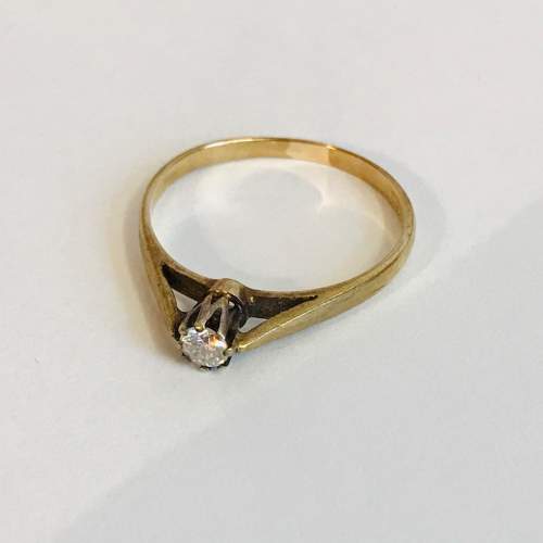 9ct Gold Solitaire Ring image-1