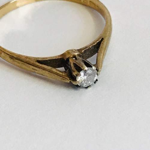 9ct Gold Solitaire Ring image-2