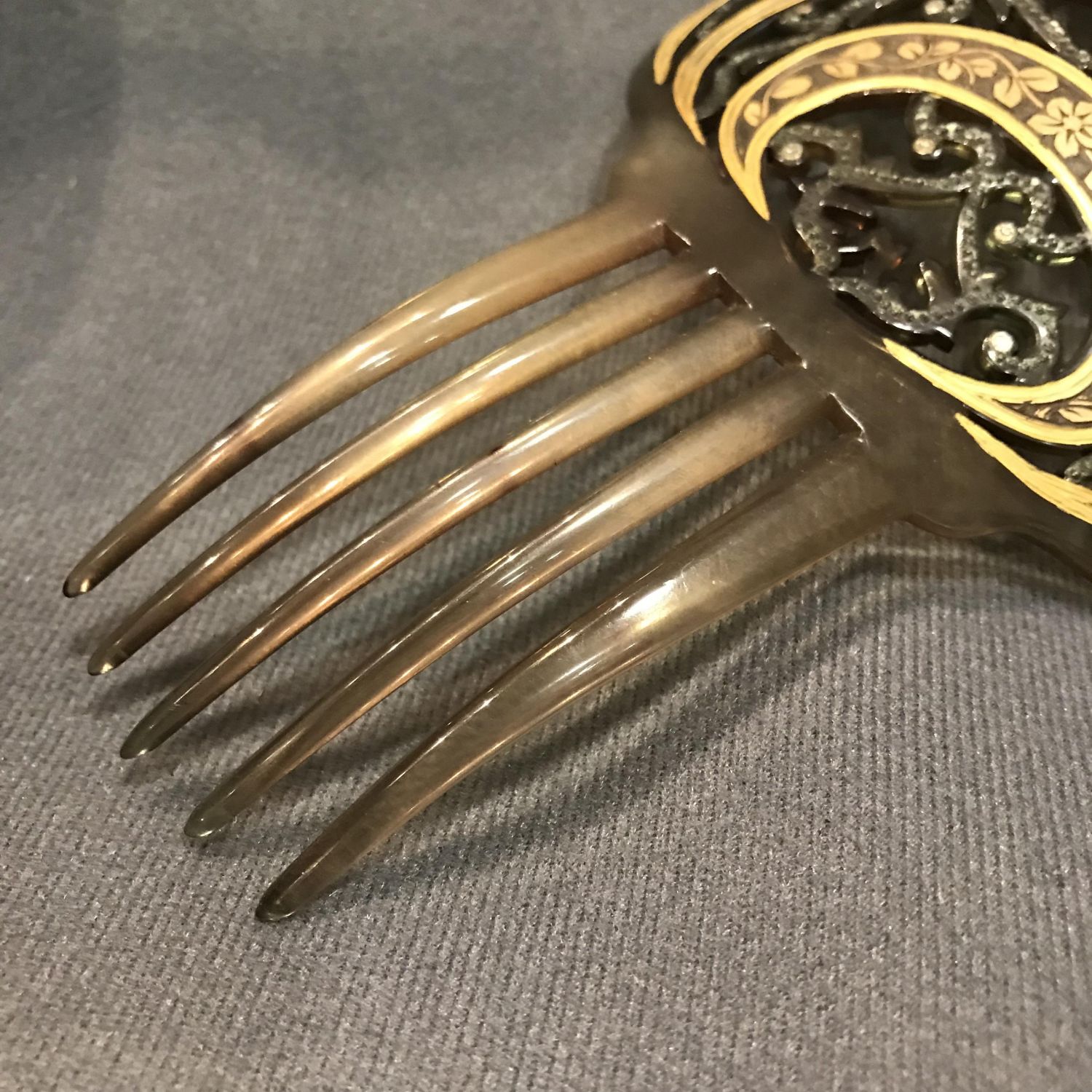 Early 20th Century Gilded Hair Comb - Small Collectables - Hemswell ...