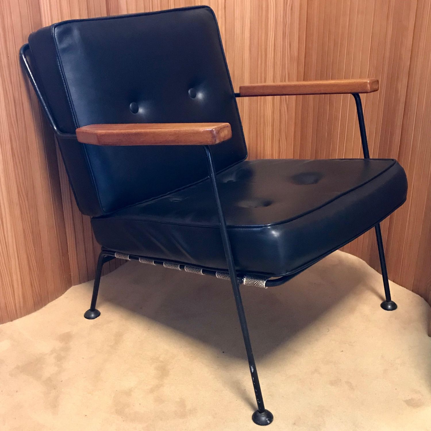 Simple 1950S Chair for Large Space