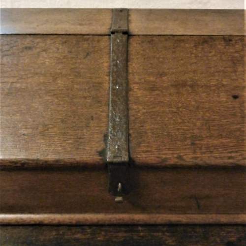 Early 18th Century Oak Bible Box image-5
