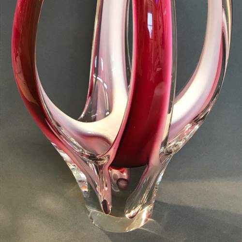 Flygors 1960s Organic Cased Raspberry and White Glass Vase image-4