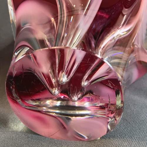 Flygors 1960s Organic Cased Raspberry and White Glass Vase image-5