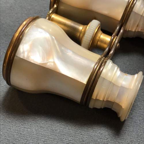 Fine Antique Mother of Pearl Opera Glasses image-2