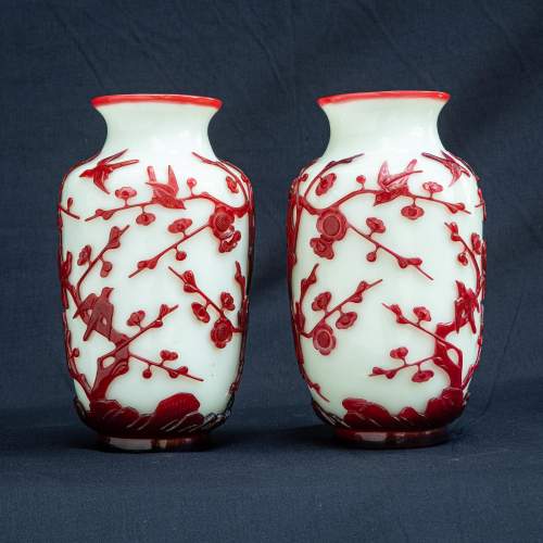 A Fabulous Pair of Chinese Peking Overlay Glass Vases image-2