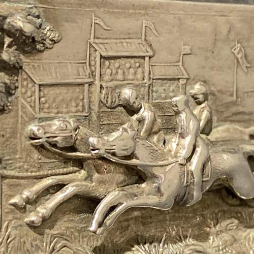 Victorian Silver Vesta Case with a Horse Racing Scene image-3