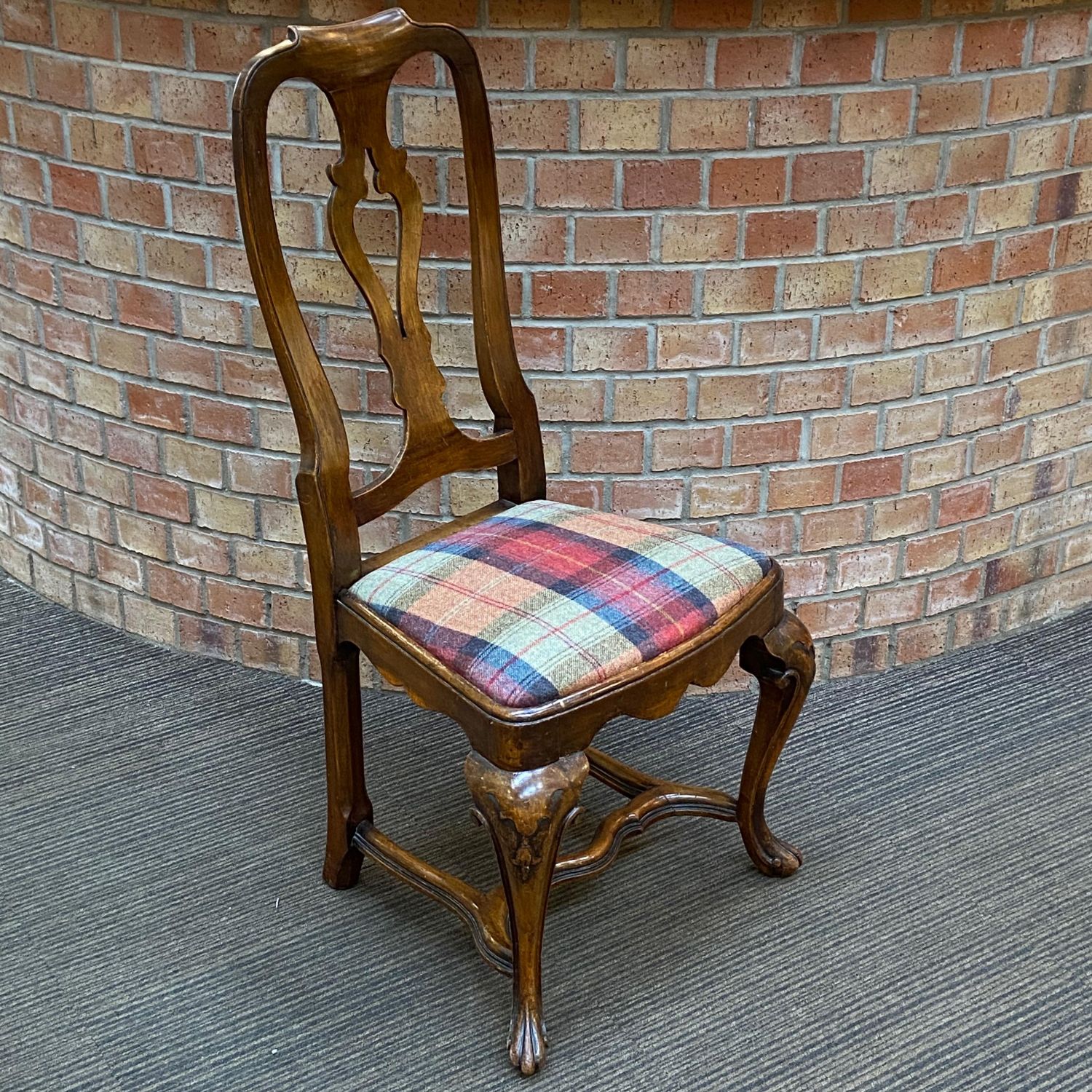 Download Early 18th Century Style Walnut Side Chair - Antique Chairs - Hemswell Antique Centres