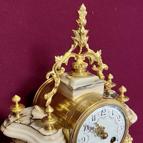 Victorian French Marble and Gilt Bronze Eight Day Clock image-6