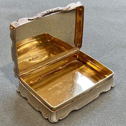 Victorian Nathaniel Mills Silver Table Snuff Box image-4