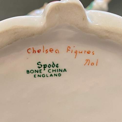 Spode Porcelain Chelsea Figure of a Gentleman image-6