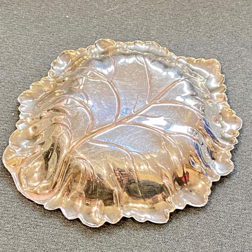 Pair of 20th Century Silver Leaf Dishes image-4