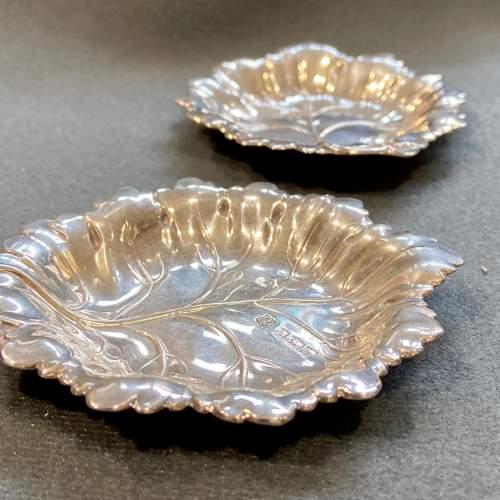 Pair of 20th Century Silver Leaf Dishes image-6