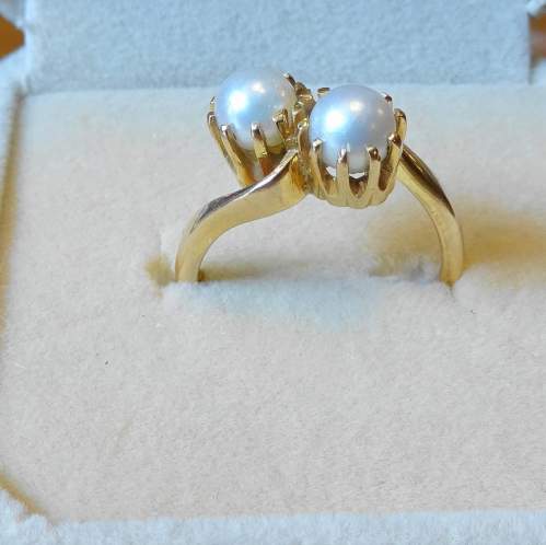 9ct Gold Pearl Crossover Ring image-1