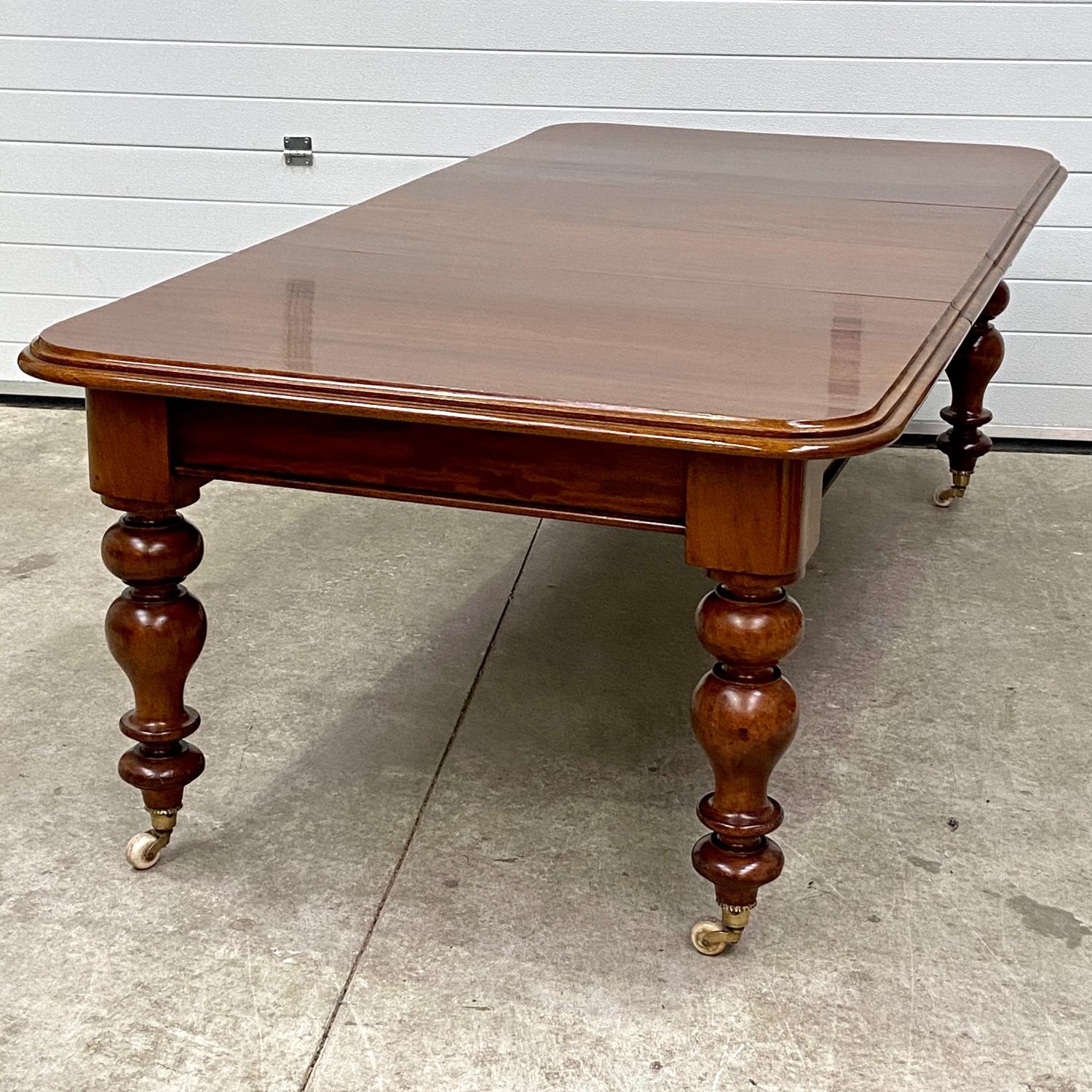 Victorian Walnut Dining Table Antique Dining Tables Hemswell Antique Centres