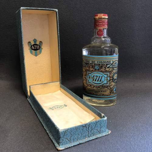 Boxed Bottle of Glockengasse 4711 Blue and Gold Eau De Cologne image-1