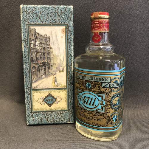 Boxed Bottle of Glockengasse 4711 Blue and Gold Eau De Cologne image-4