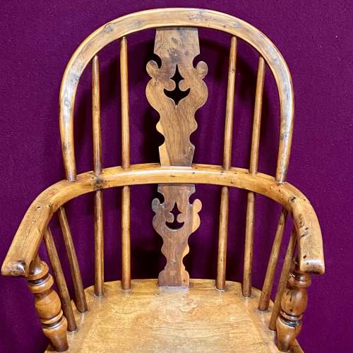 Mid 19th Century Windsor Yew Wood Childs Chair image-2