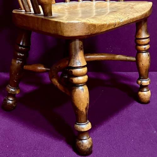 Mid 19th Century Windsor Yew Wood Childs Chair image-3