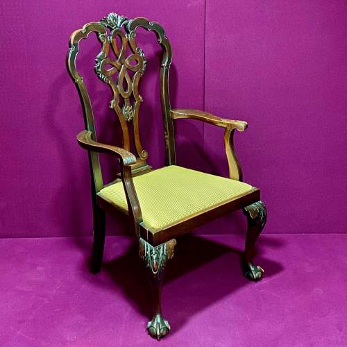 Early 20th Century Pair of Mahogany Carver Chairs image-2