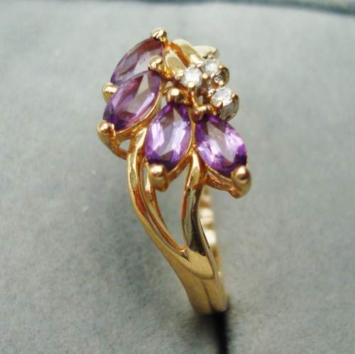 A Pretty 14ct Gold Amethyst and Diamond Floral Ring image-3