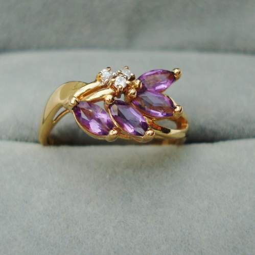 A Pretty 14ct Gold Amethyst and Diamond Floral Ring image-5