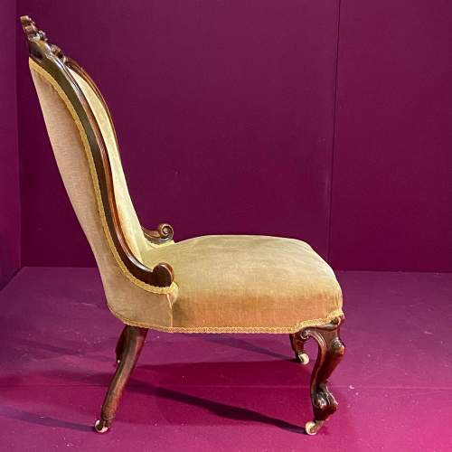 Mid 19th Century Walnut Slipper Chair image-4