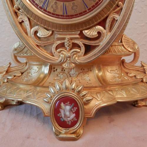Gilt Bronze Mantel Clock with Red Porcelain Panels image-3