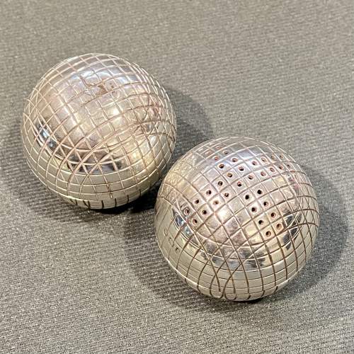 Pair of Victorian Silver Golf Ball Pepperettes image-6