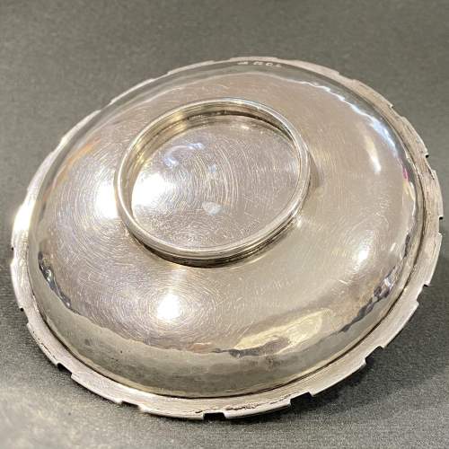 George V Silver Dish by Omar Ramsden image-4