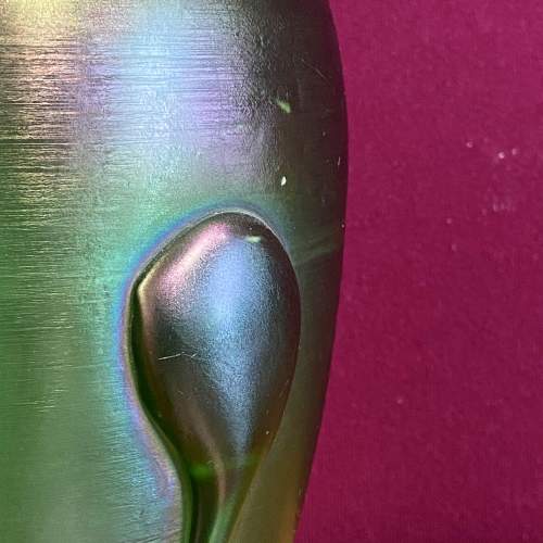 Early 20th Century Loetz Green Iridescent Tadpole Glass Vase image-2