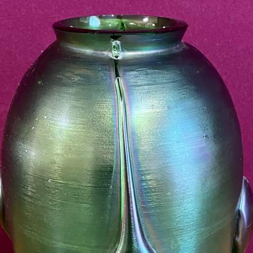Early 20th Century Loetz Green Iridescent Tadpole Glass Vase image-3