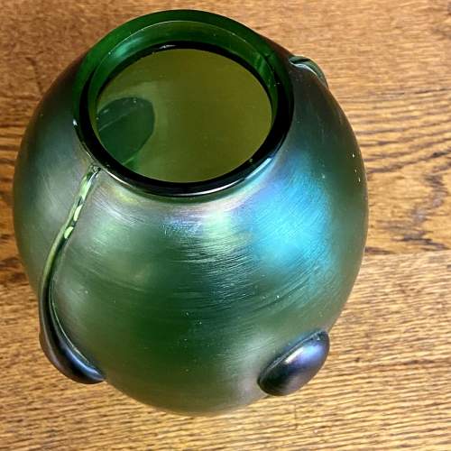 Early 20th Century Loetz Green Iridescent Tadpole Glass Vase image-4