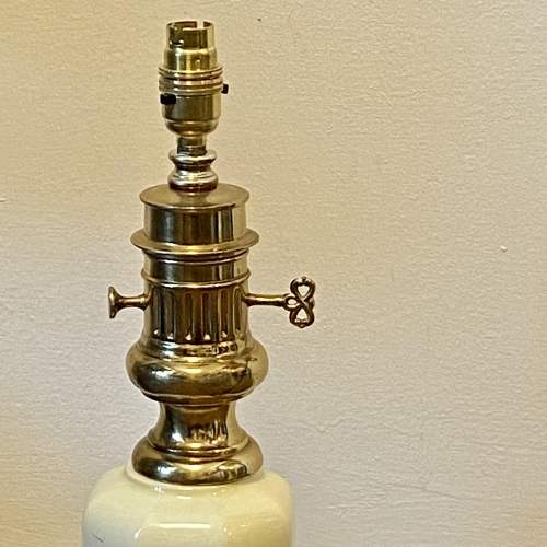 Pair of 20th Century Cream Ceramic and Brass Plated Lamps image-3