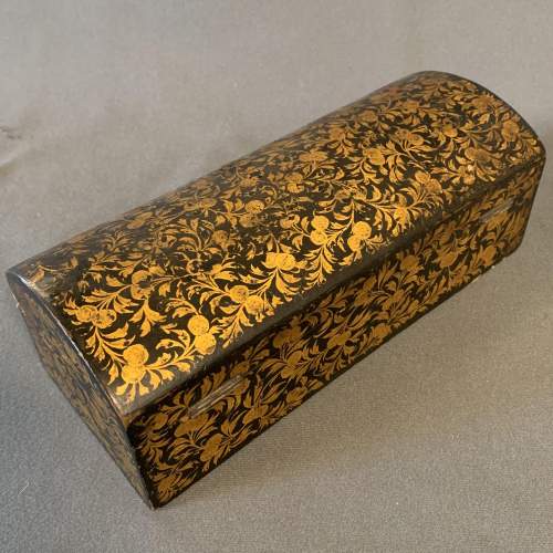 A 19th Century Japanned Domed Rectangular Box image-5