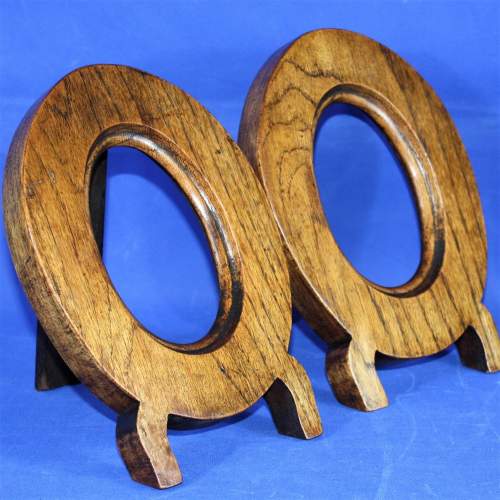 Stylish Pair of Oak Arts and Crafts Oval Photograph Frames image-5