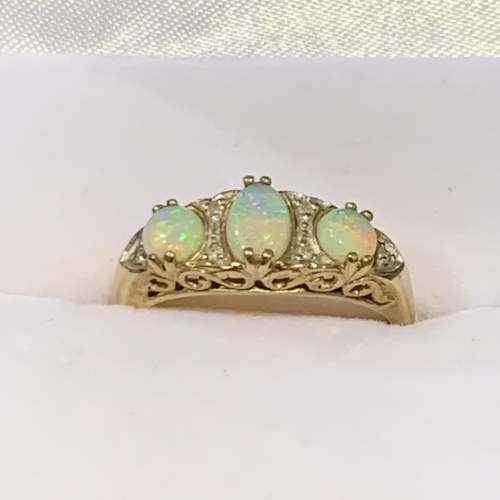 9ct Gold Three Stone Opal Ring image-2