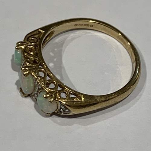 9ct Gold Three Stone Opal Ring image-4