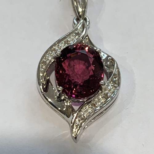 Vintage 18ct Gold Diamond and Pink Tourmaline Necklace image-5