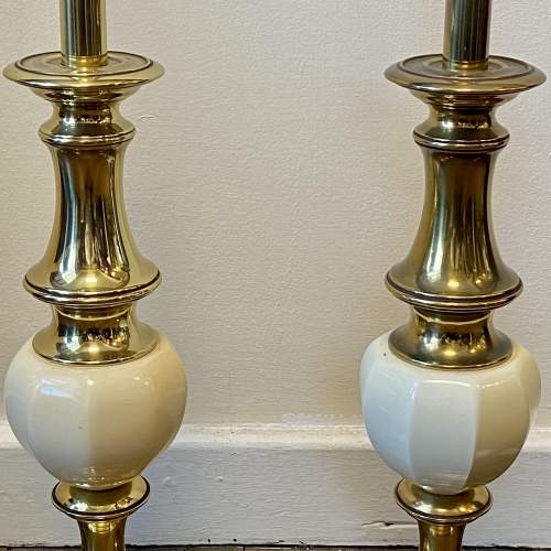 Pair of 20th Century White Ceramic and Brass Lamps image-4