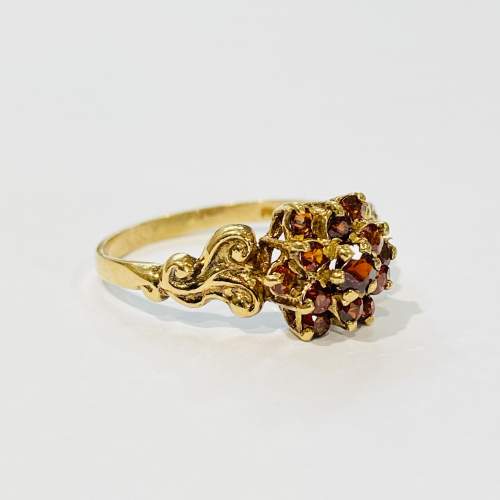 Vintage 9ct Gold Garnet Cluster Ring image-1