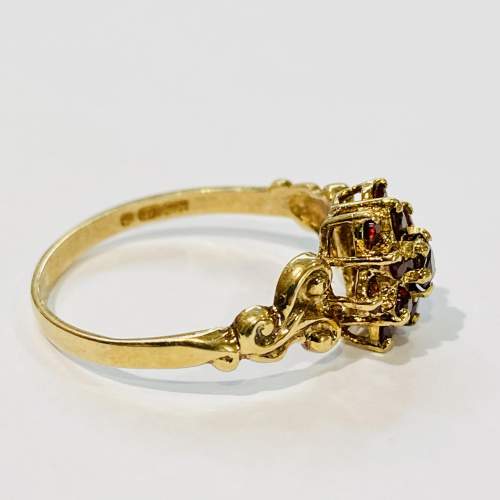 Vintage 9ct Gold Garnet Cluster Ring image-3