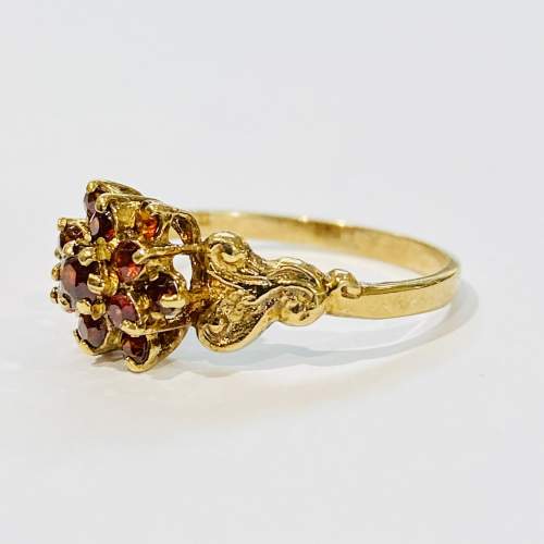Vintage 9ct Gold Garnet Cluster Ring image-4