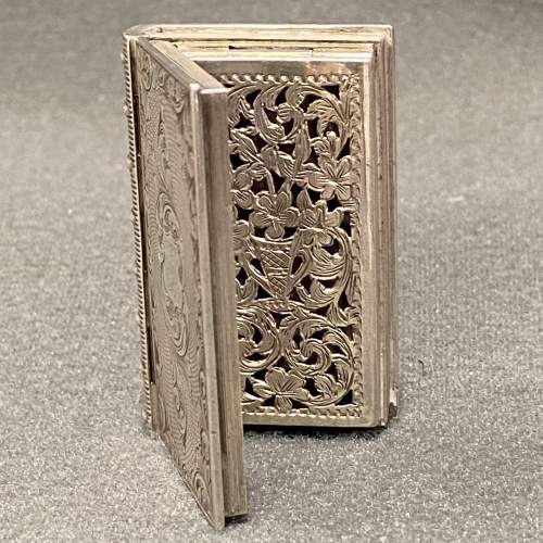 A Victorian Silver Vinaigrette In The Shape Of A Book image-6